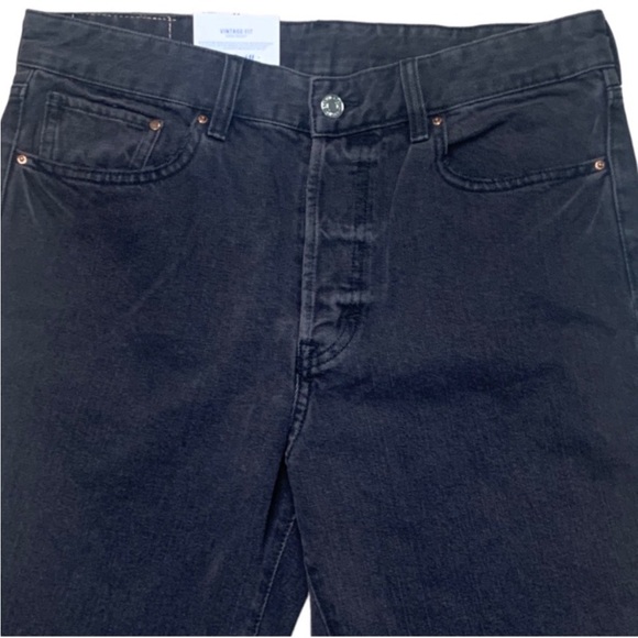 H&M Vintage Fit High Waist Mom Jeans - Picture 2 of 8